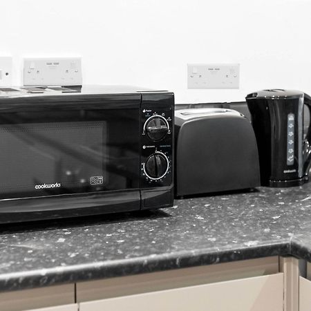 Luxe Apartment - Rowley Regis - Parking - Top Rated - Netflix - Wifi - 49Bg Cradley Heath Εξωτερικό φωτογραφία