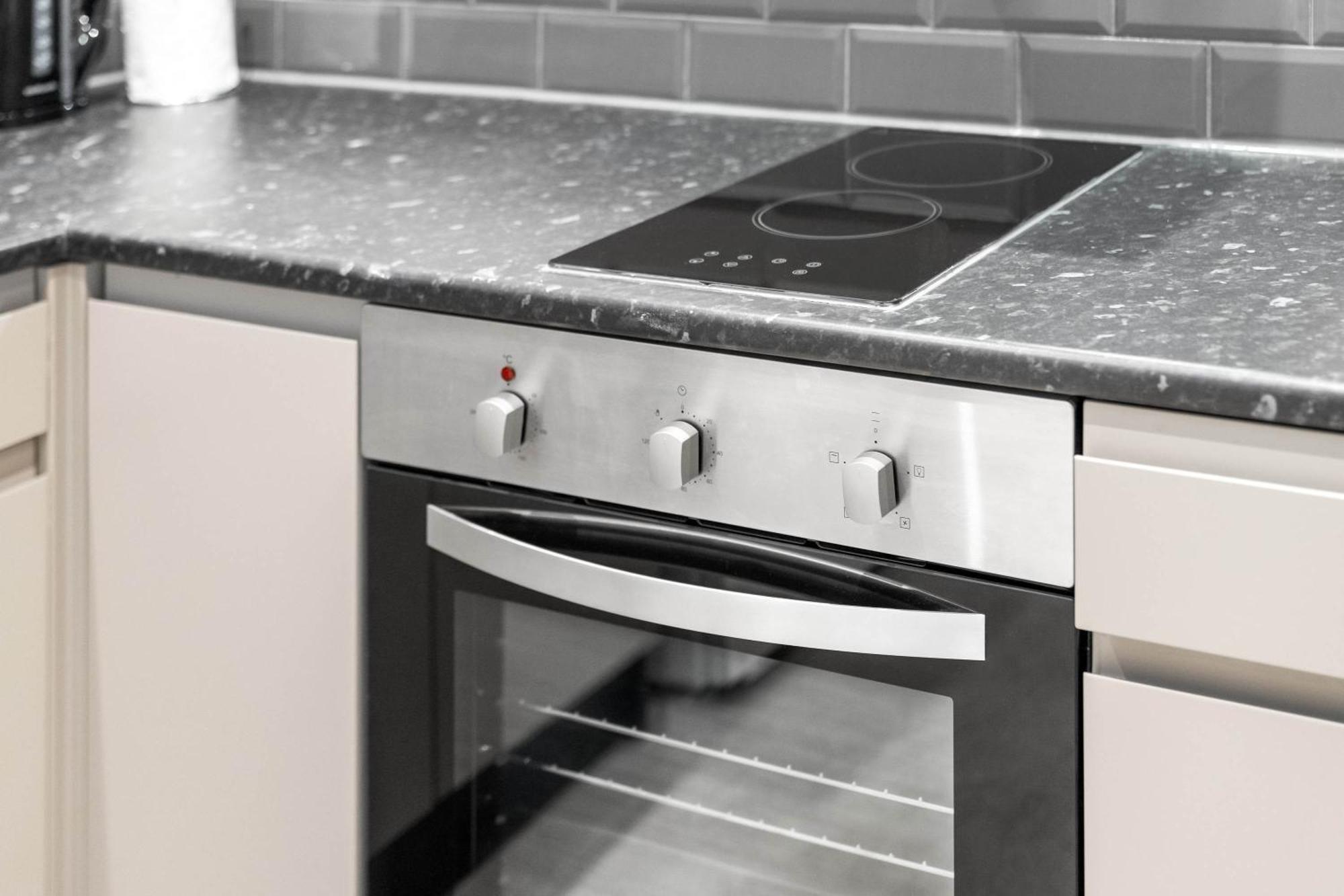 Luxe Apartment - Rowley Regis - Parking - Top Rated - Netflix - Wifi - 49Bg Cradley Heath Εξωτερικό φωτογραφία